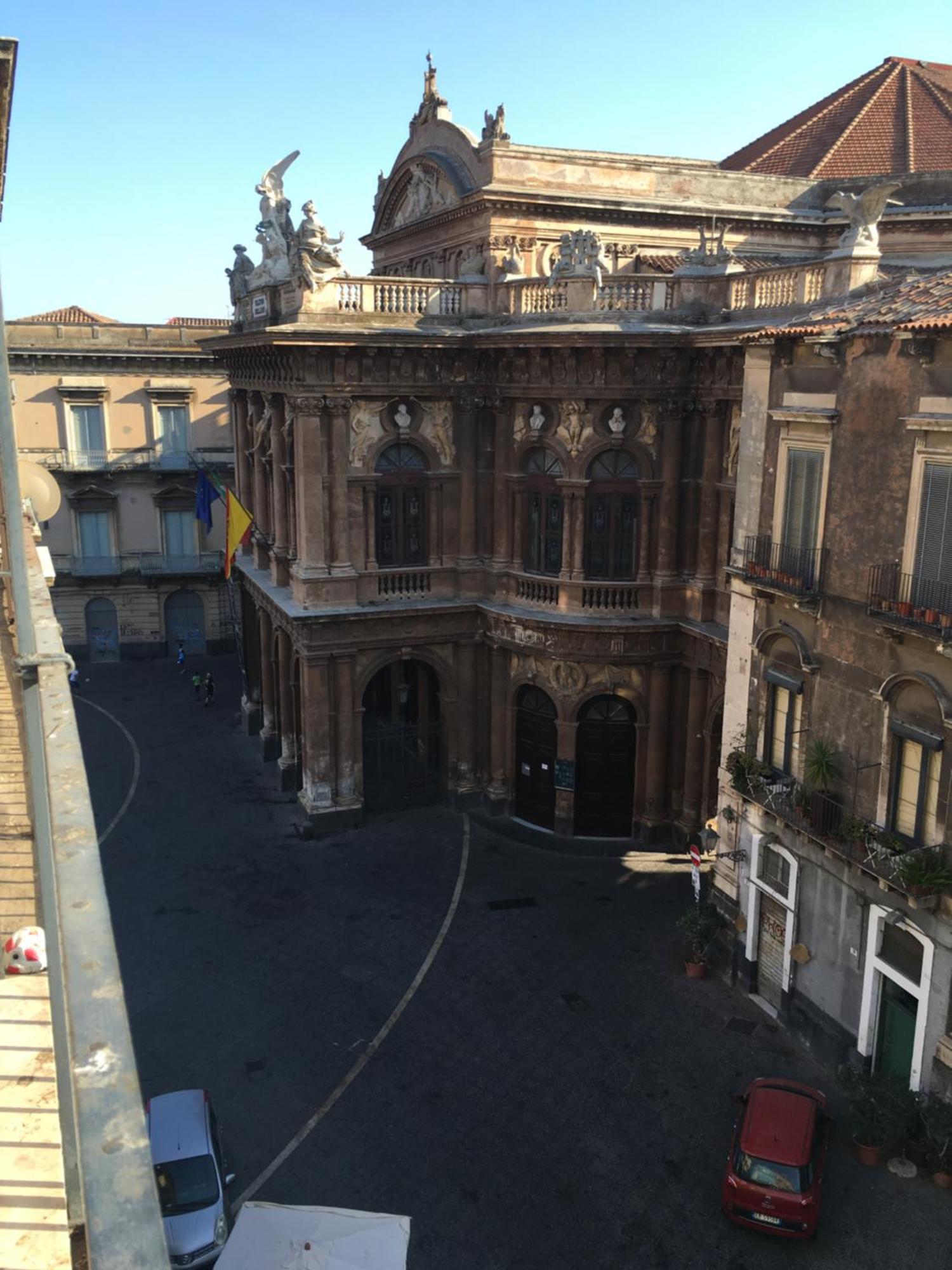 Wonderful Teatro Massimo Bellini Apartment Catania Bagian luar foto