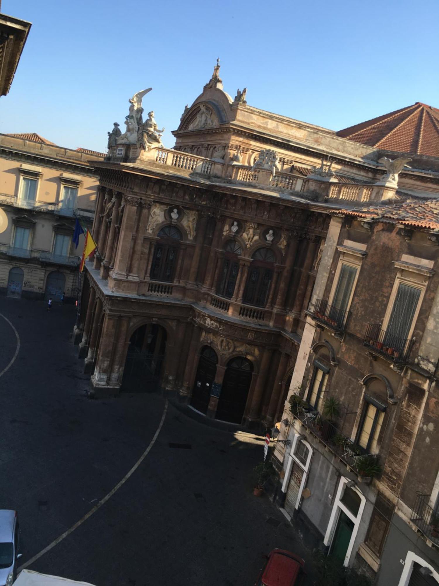 Wonderful Teatro Massimo Bellini Apartment Catania Bagian luar foto