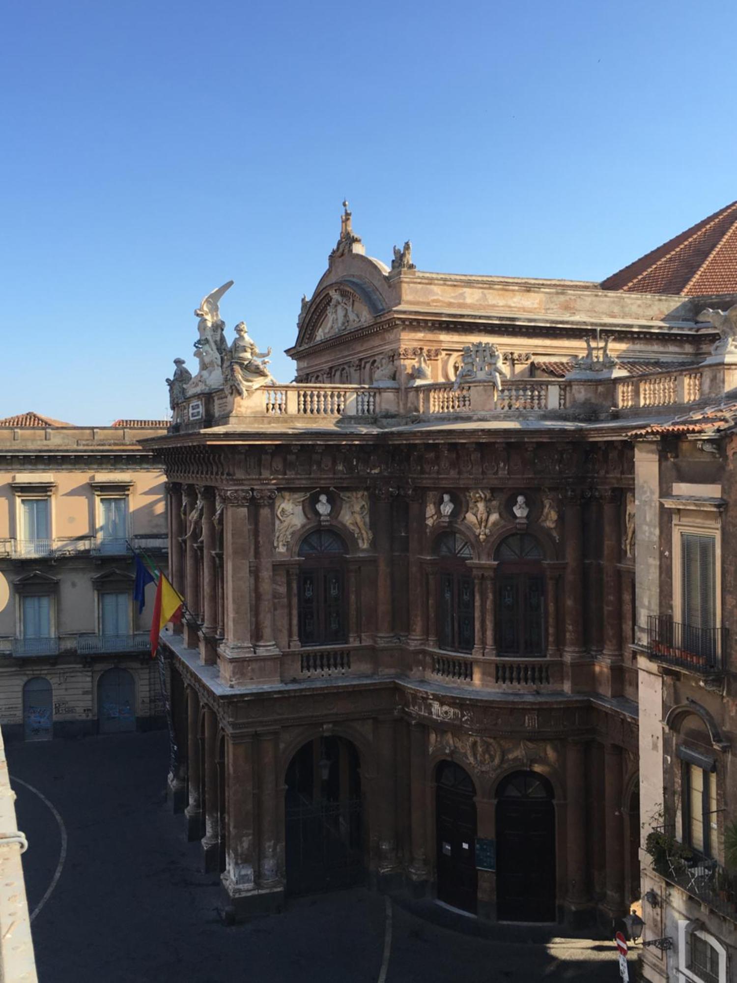 Wonderful Teatro Massimo Bellini Apartment Catania Bagian luar foto