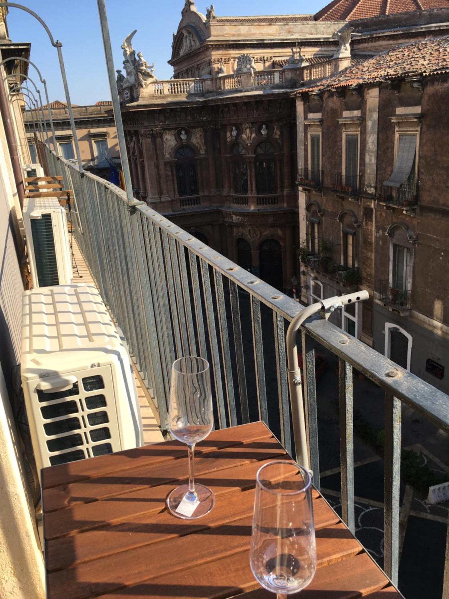 Wonderful Teatro Massimo Bellini Apartment Catania Bagian luar foto