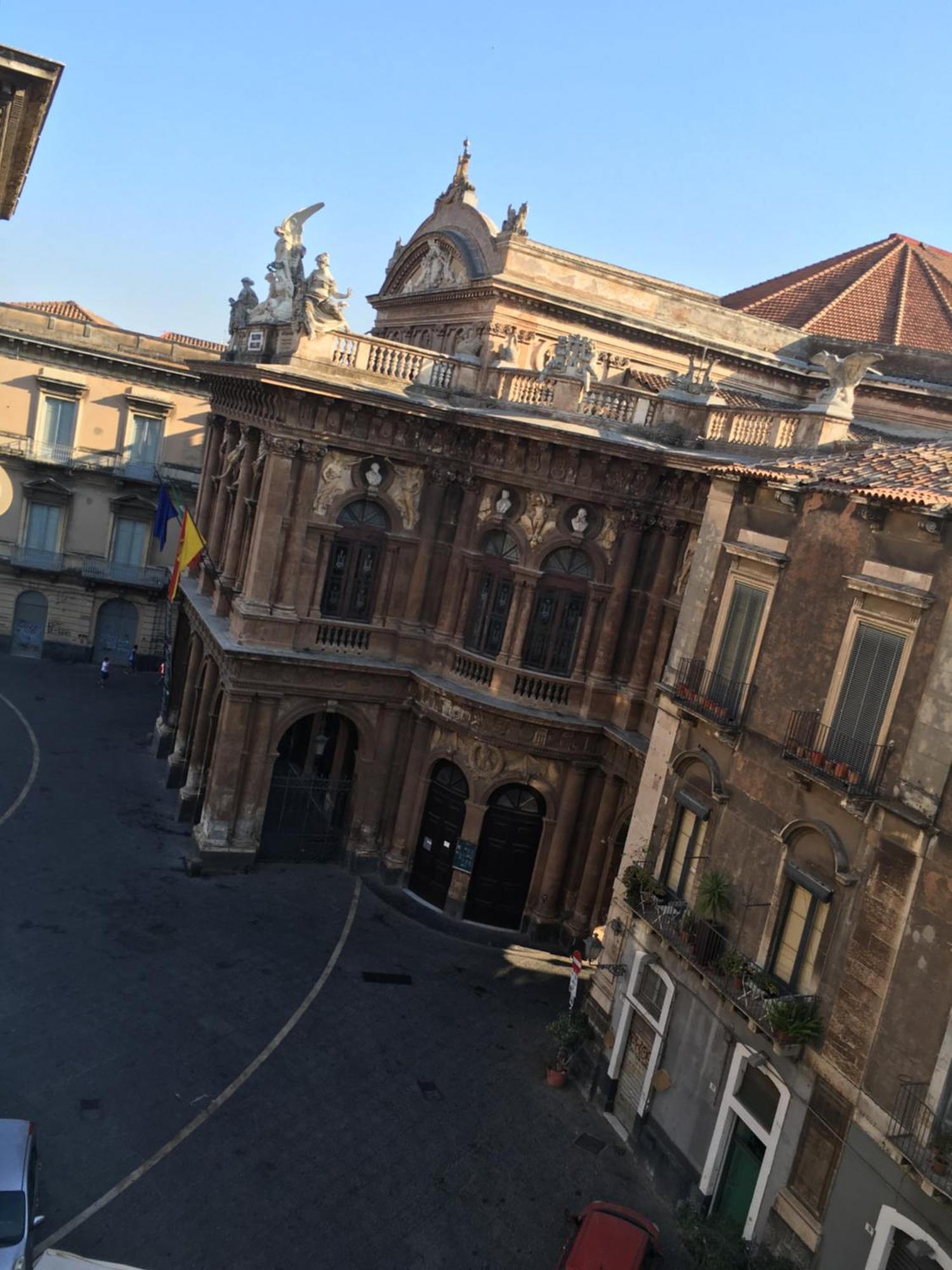 Wonderful Teatro Massimo Bellini Apartment Catania Bagian luar foto