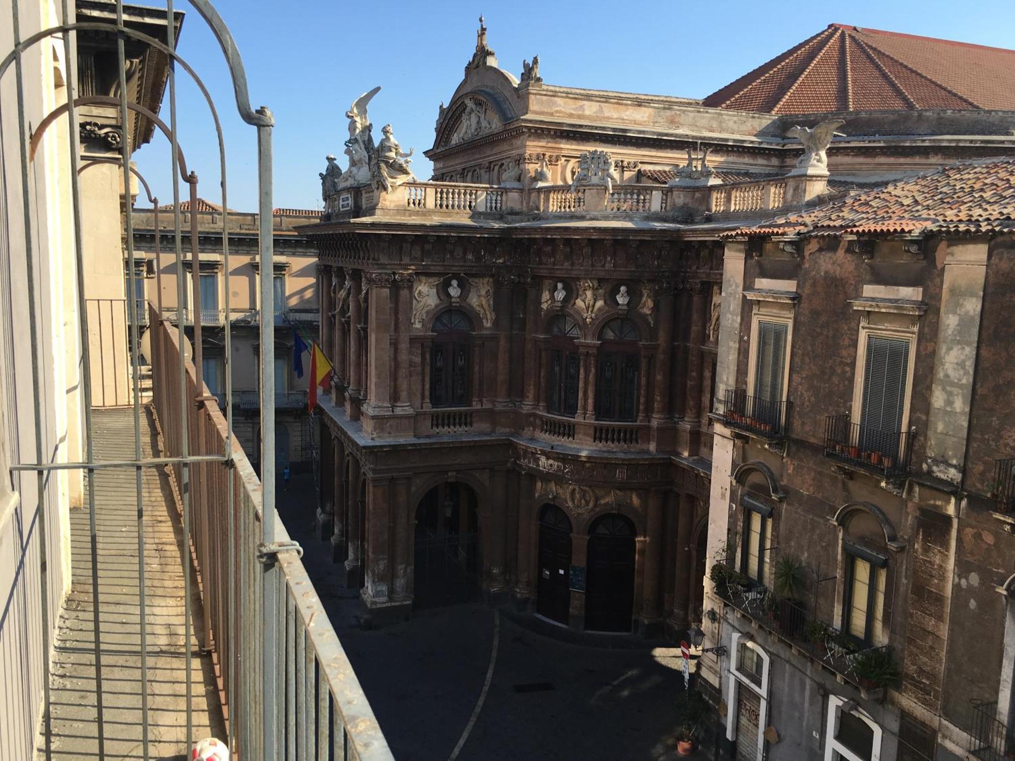 Wonderful Teatro Massimo Bellini Apartment Catania Bagian luar foto