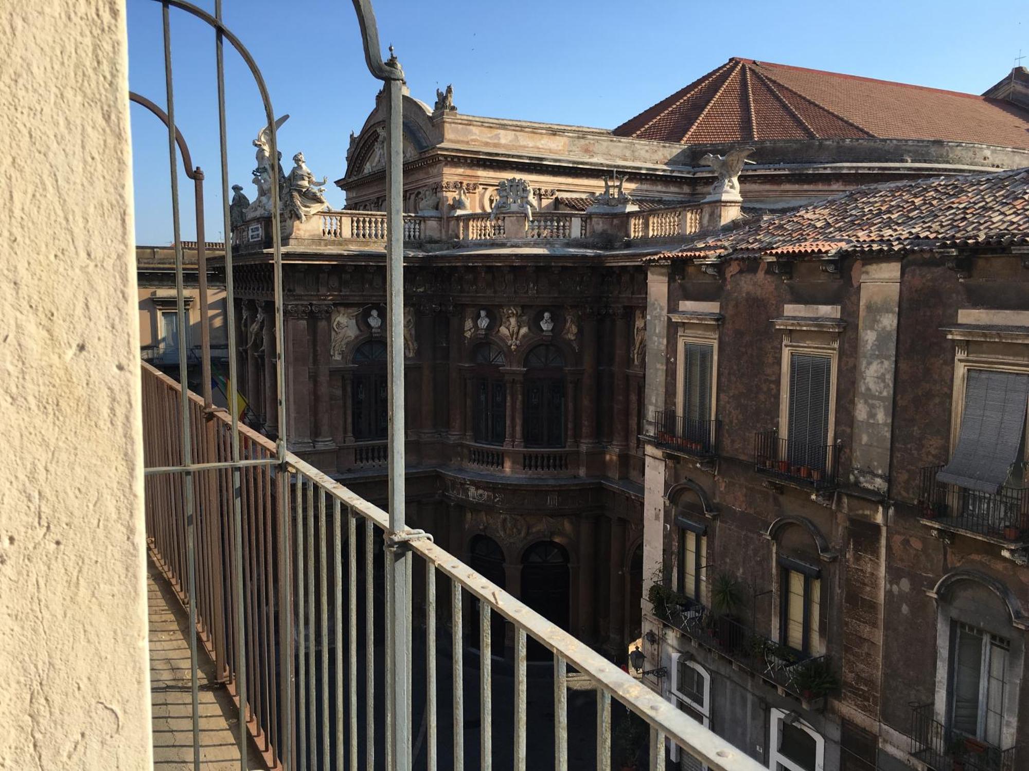 Wonderful Teatro Massimo Bellini Apartment Catania Bagian luar foto